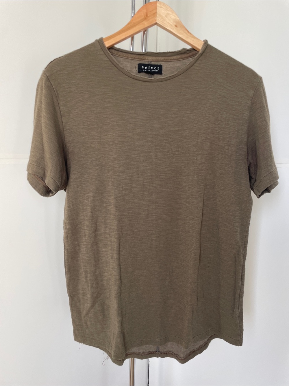 Men’s Velvet T-Shirt. Size Small